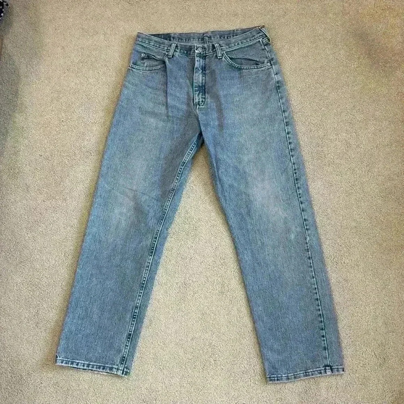 Wrangler Mens Straight Jeans Relaxed Fit Mid Rise Light Wash Blue Size 34x32 - Picture 1 of 7